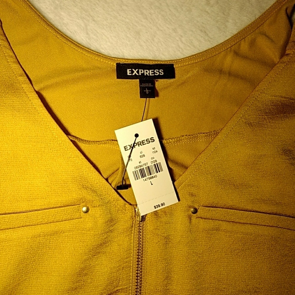 🆕Express Blouse🆕 - Picture 6 of 6